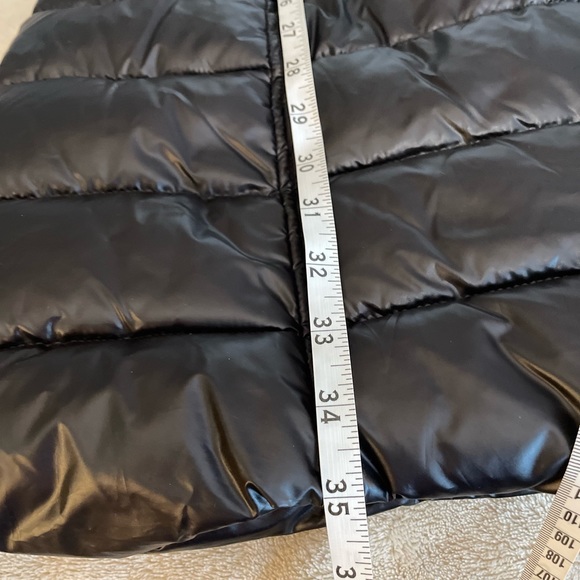 ***SOLD***Guess Channel Quilted Puffer Jacket - Size XL - Picture 15 of 16